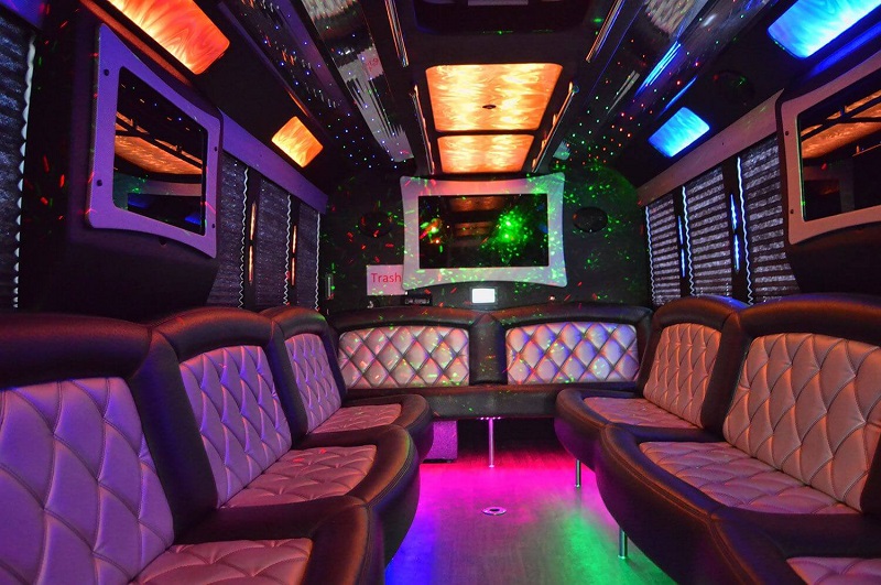 Helpful Hints for Choosing the Best Party Bus Rental Service