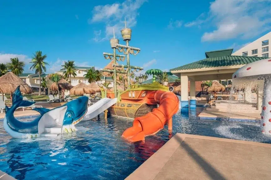 A Haven of Amusement and Aquatic Delights in Cancun